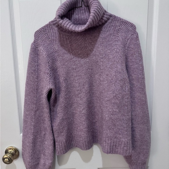 Lulus lavender turleneck sweater - Picture 2 of 3